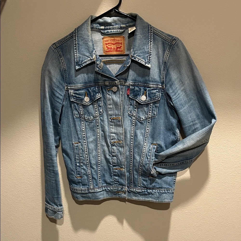 Levi's Women's Light Blue Jean Jacket